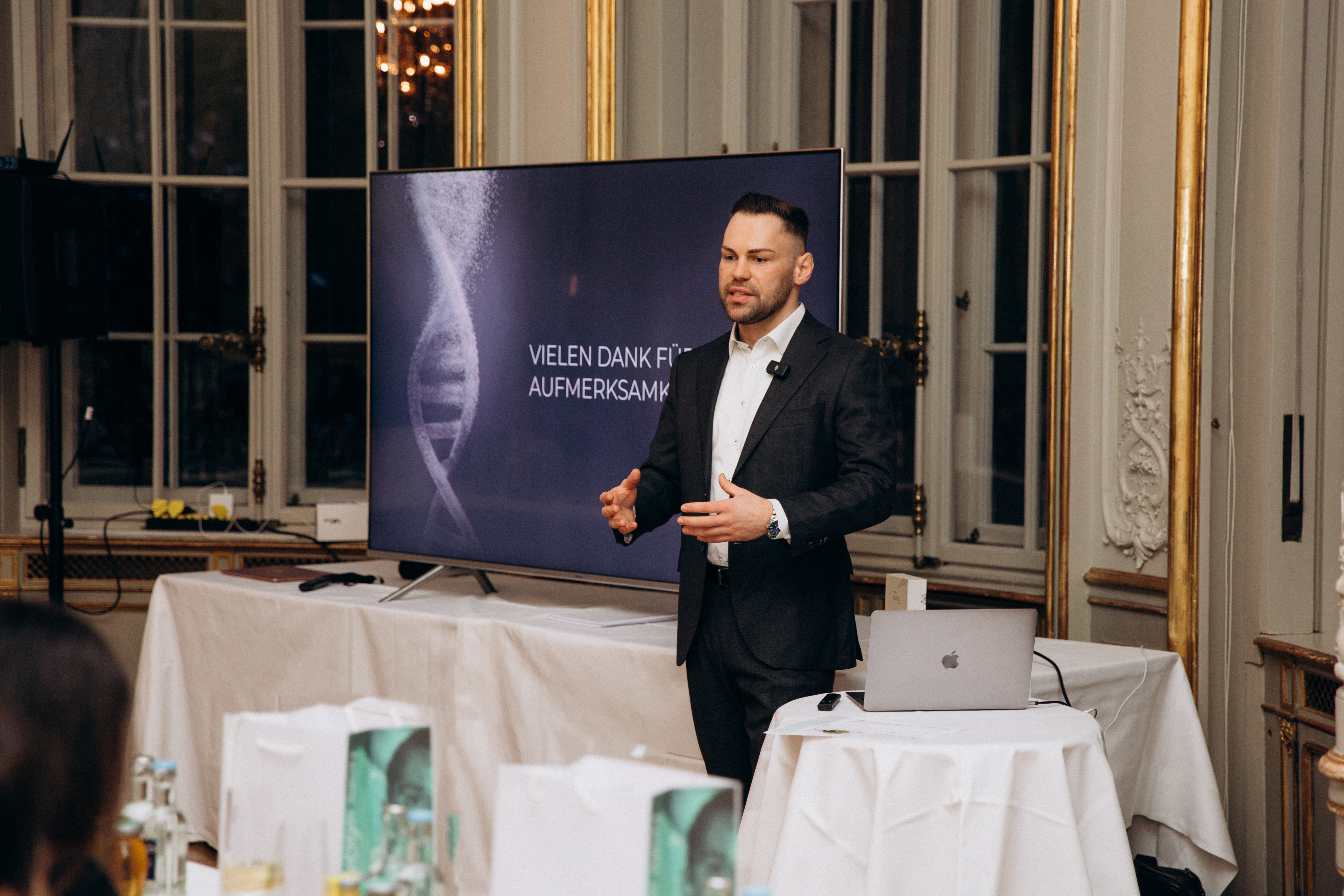 Freddy - Gründer von Mensthetic